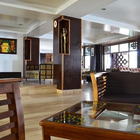 Hotel Tara Palace Гангток Екстериор снимка