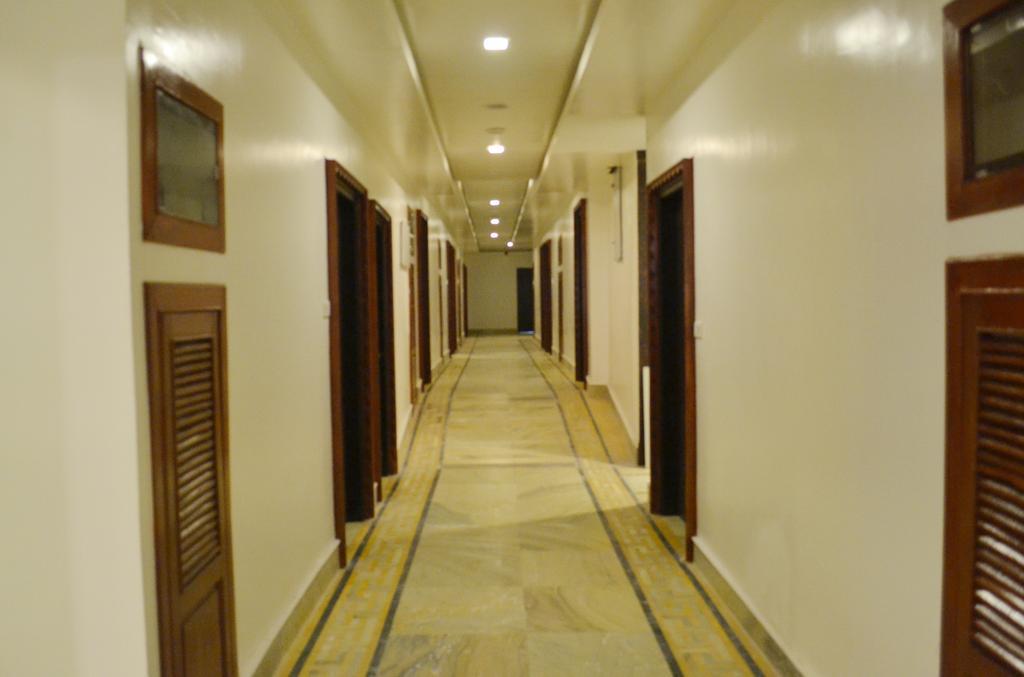 Hotel Tara Palace Гангток Екстериор снимка