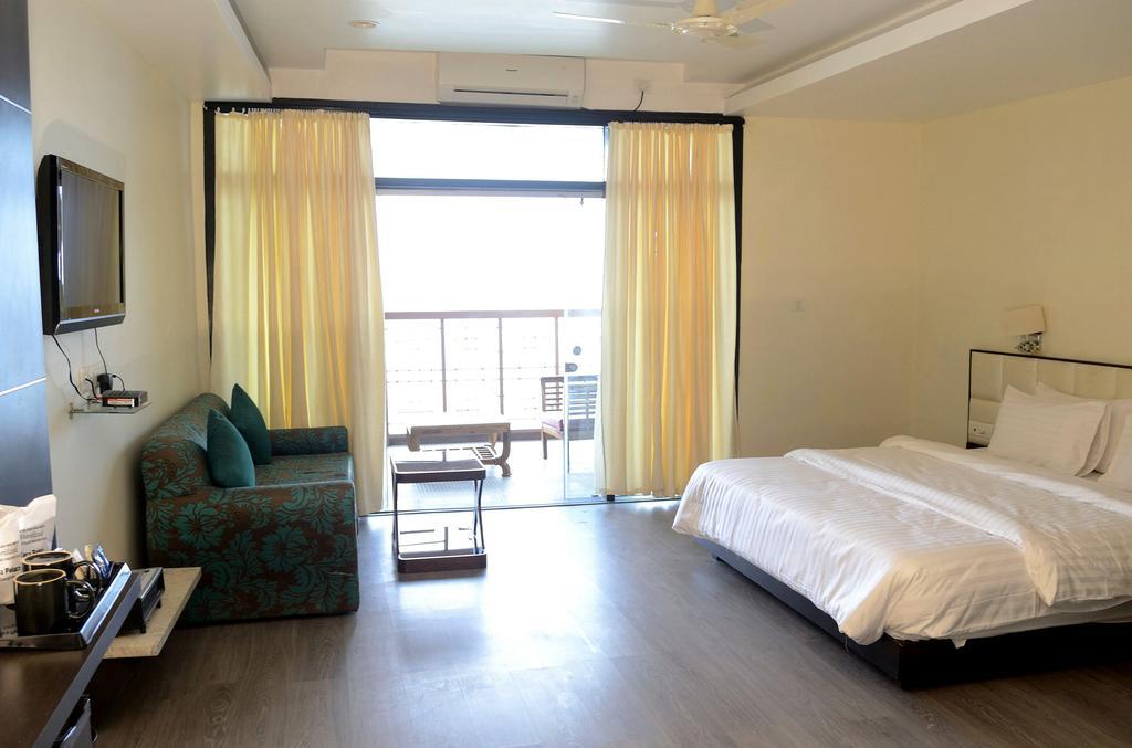 Hotel Tara Palace Гангток Екстериор снимка