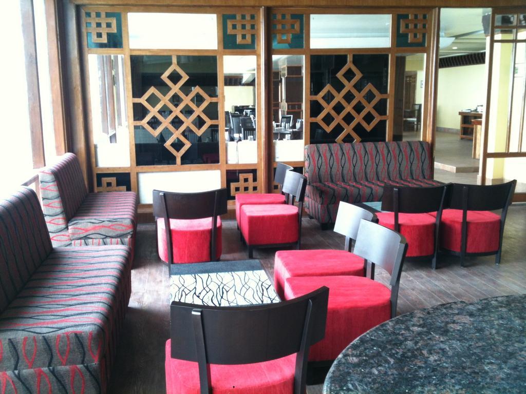 Hotel Tara Palace Гангток Екстериор снимка