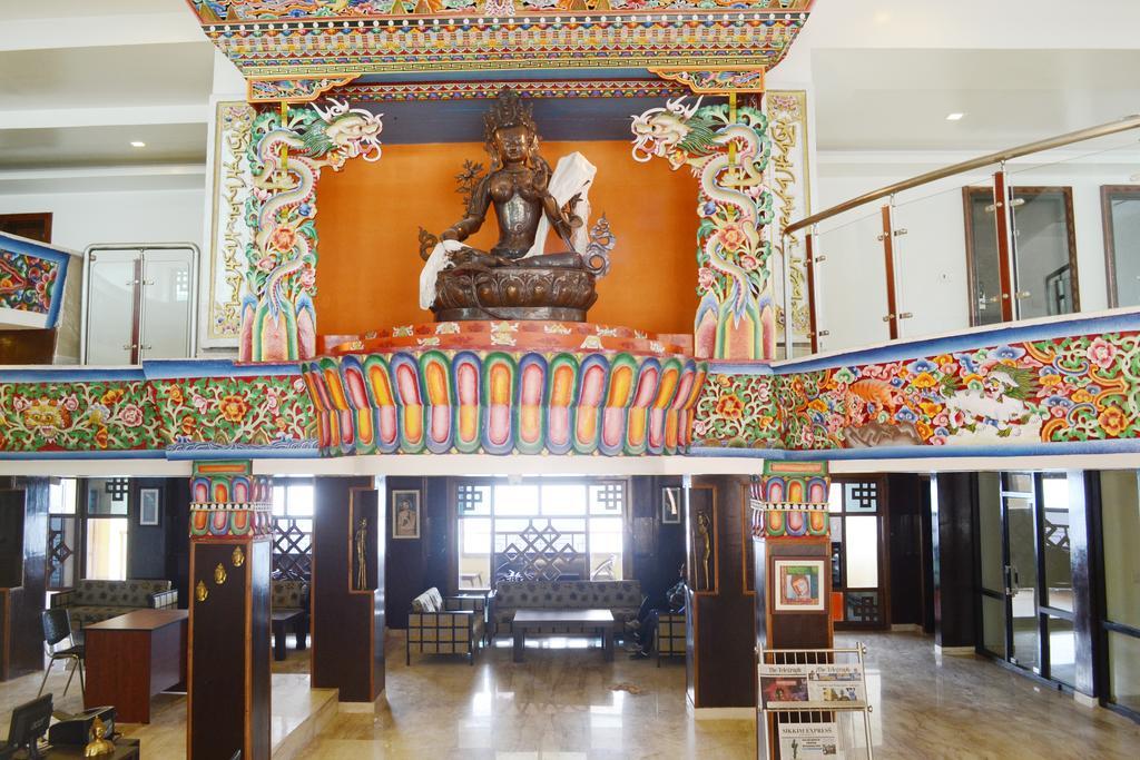 Hotel Tara Palace Гангток Екстериор снимка