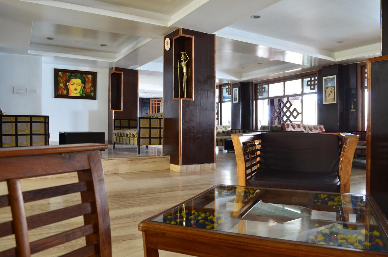 Hotel Tara Palace Гангток Екстериор снимка