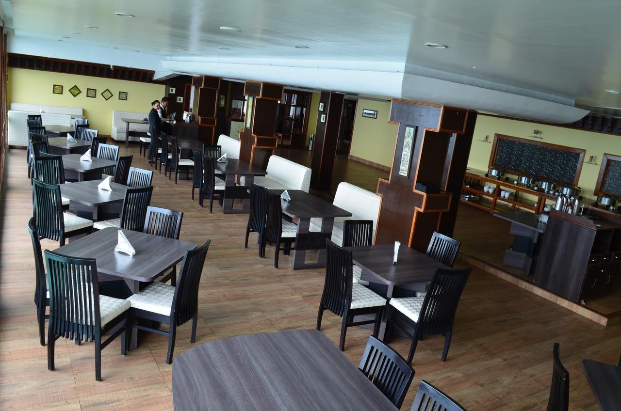 Hotel Tara Palace Гангток Екстериор снимка