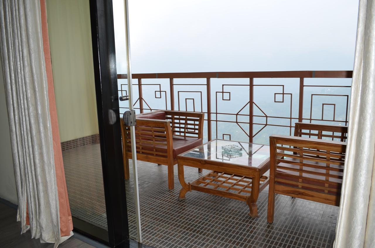 Hotel Tara Palace Гангток Екстериор снимка