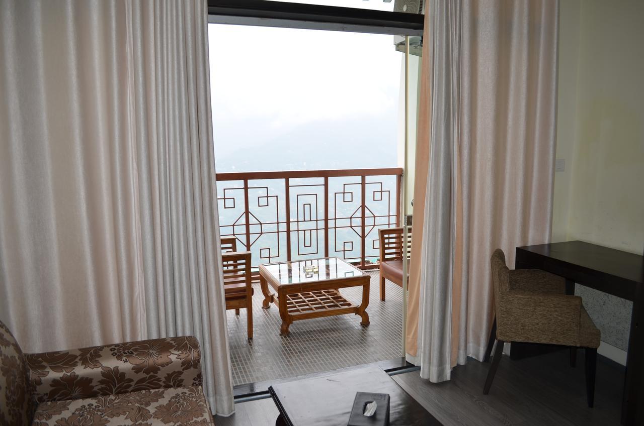 Hotel Tara Palace Гангток Екстериор снимка