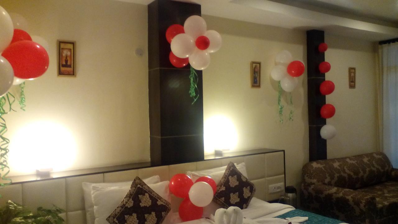 Hotel Tara Palace Гангток Екстериор снимка