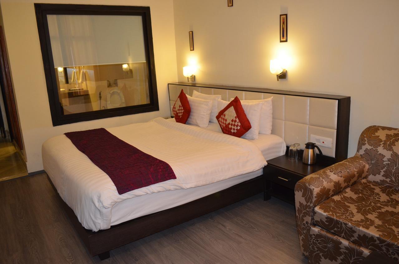 Hotel Tara Palace Гангток Екстериор снимка