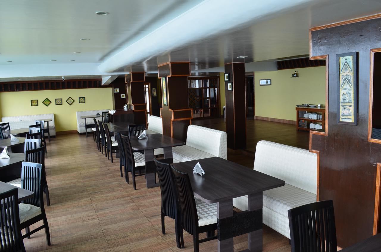 Hotel Tara Palace Гангток Екстериор снимка