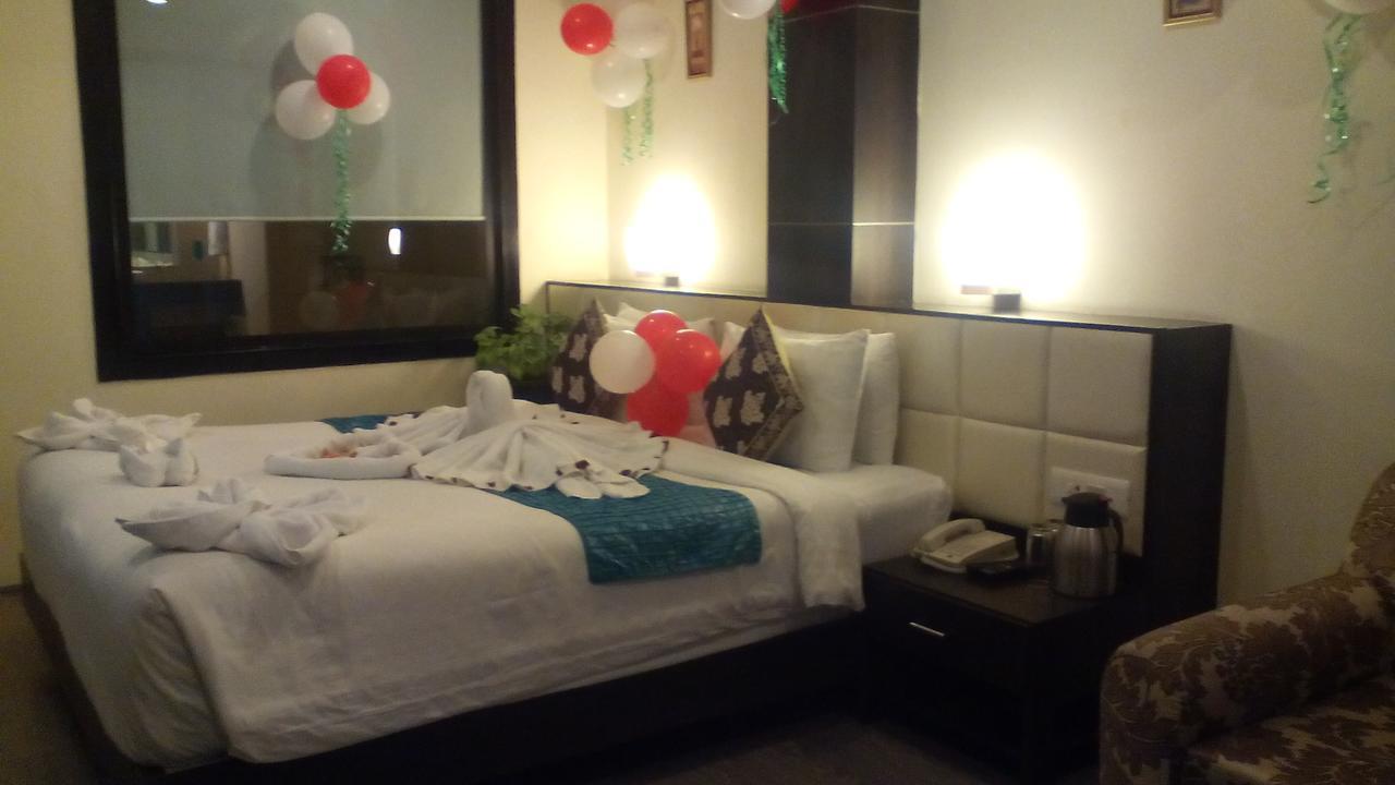 Hotel Tara Palace Гангток Екстериор снимка
