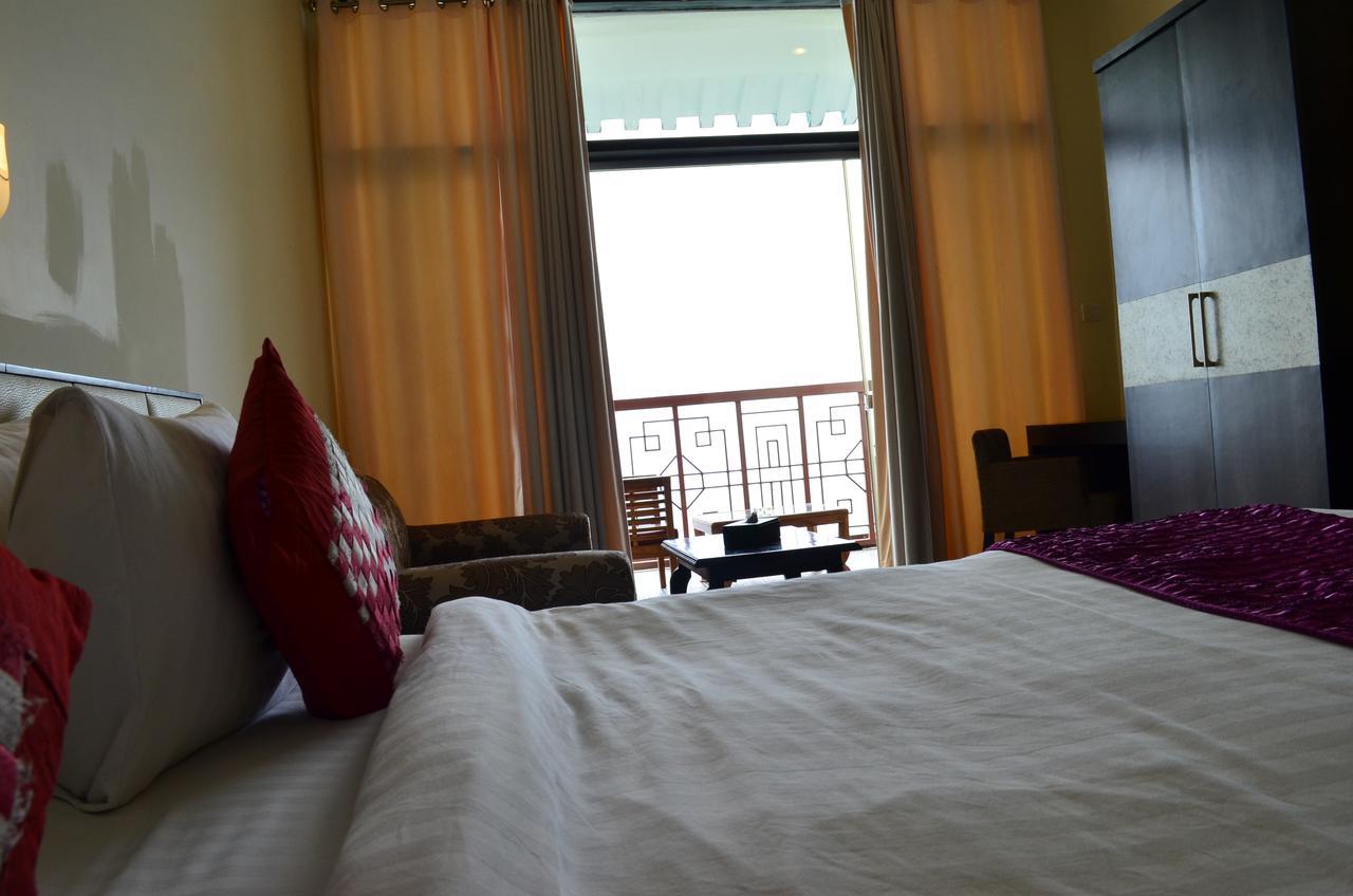Hotel Tara Palace Гангток Екстериор снимка