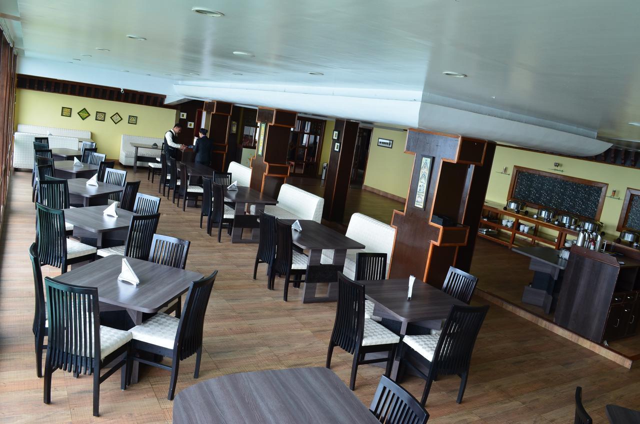 Hotel Tara Palace Гангток Екстериор снимка